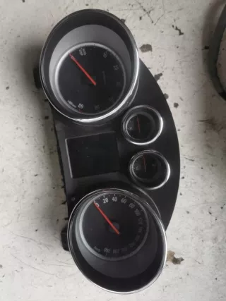 A17DTS 13414099 Щиток приборов (приборная панель) Opel Astra J Арт e12274112, вид 1