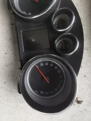 A17DTS 13414099 Щиток приборов (приборная панель) Opel Astra J Арт e12274112, вид 3