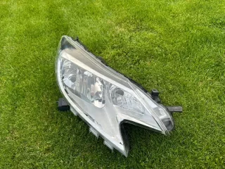 260103WF0A Фара правая Nissan Note E12 Арт e12261468, вид 2