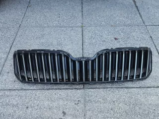 3T0853668B KM17546881088 Решетка радиатора Skoda Superb 2 Арт e12240278, вид 1