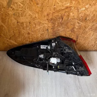 81550-F4120-00 Фонарь задний правый Toyota C-HR Арт e12186074, вид 3