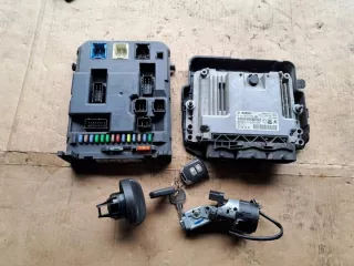 0281017600 9676830080 Блок управления двигателем Citroen C3 2 Арт e12169199, вид 1