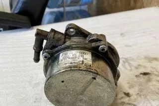 057145100AF Насос вакуумный Audi A4 B8 Арт e12144161, вид 1