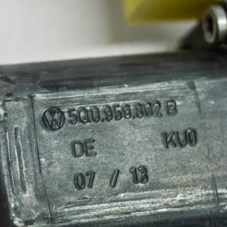 5Q0959802B Моторчик стеклоподъемника Audi Q2 Арт e12134661, вид 4