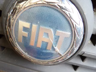 735395576 Решетка радиатора Fiat Doblo 1 Арт e12086949, вид 3