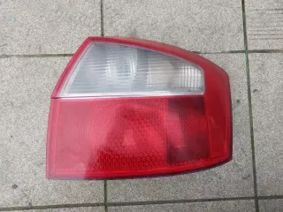  Фонарь задний правый Audi A4 B6 Арт e12036529, вид 1