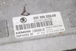 03E906033AB Блок управления двигателем Skoda Fabia 3 Арт e12031054, вид 3