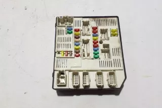 KZ01 284B65817R Блок предохранителей Renault Megane 3 Арт e11996771, вид 3