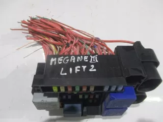  Блок предохранителей Renault Megane 3 Арт e11996757, вид 3