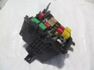 9804846880 980484680 Блок предохранителей Citroen C3 1 Арт e11991136, вид 3
