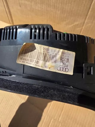 8E0920931B Щиток приборов (приборная панель) Audi A4 B7 Арт e11960788, вид 2