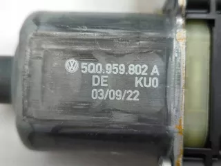 5Q0959802A Моторчик стеклоподъемника Volkswagen T-Roc Арт e11862775, вид 8