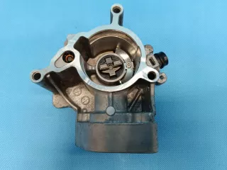 06L145100F Насос вакуумный Skoda Superb 3 Арт e11841121, вид 2