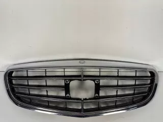 A2058801383 Решетка радиатора Mercedes C W205 Арт e11825829, вид 1