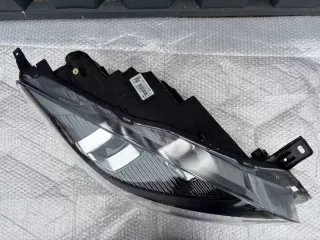 LV4B13E016AP Фара правая Ford Kuga 3 Арт e11813002, вид 3