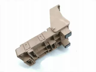 82201AG000 Блок предохранителей Subaru Legacy 4 Арт e11780543, вид 3
