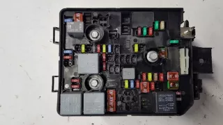 39071623 Блок предохранителей Opel Adam Арт e11779932, вид 2
