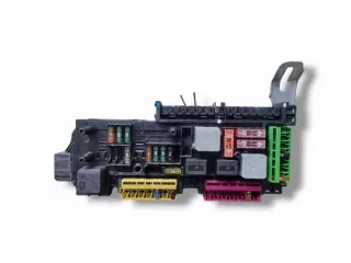 2049060105 Блок предохранителей Mercedes C W204 Арт e11760021, вид 2