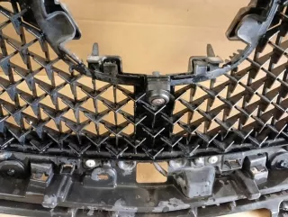 KB8B-50712 Решетка радиатора Mazda 2 DE Арт e11729834, вид 2
