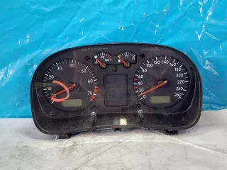 1J0920801B Щиток приборов (приборная панель) Volkswagen Golf 4 Арт e11724887, вид 1