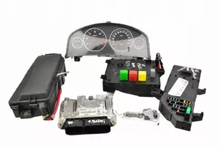 55556261 Блок управления двигателем Opel Vectra C  Арт e11701892, вид 1