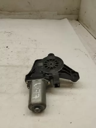 A0009060808 Моторчик стеклоподъемника Mercedes A W177 Арт e11675358, вид 2