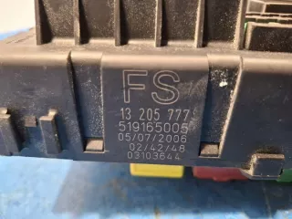 13205777 Блок предохранителей Opel Vectra C  Арт e11671111, вид 4