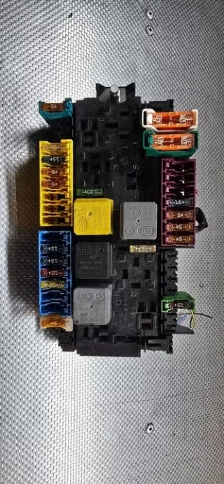 A2469060093 Блок предохранителей Mercedes A W176 Арт e11669990, вид 1