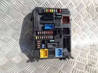 9820977180 9820977180-01 Блок предохранителей Citroen C3 3 Арт e11668219, вид 1