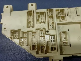 04602368AP Блок предохранителей Chrysler Sebring 2 Арт e11668144, вид 3