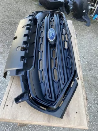 GN15-17B968-EW Решетка радиатора Ford EcoSport Арт e11661324, вид 2