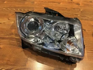55079408AJ Фара правая Jeep Grand Cherokee IV (WK2) Арт e11591120, вид 1
