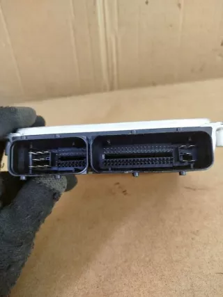 3B0907557R Блок управления двигателем Volkswagen Passat B5 Арт e11586061, вид 3