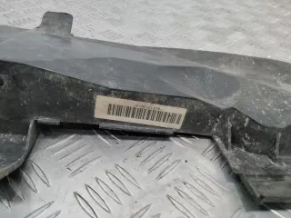 Дефлектор радиатора левый Audi Q7 4L 2006г. 4L0121283A - Фото 2