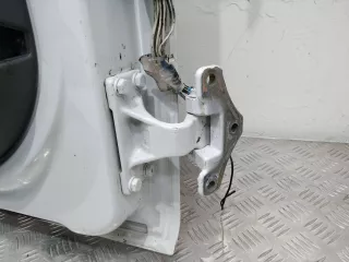  петля двери передней левой Renault Midlum Арт 88831