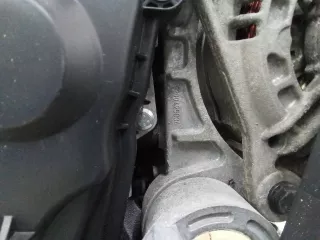 Кронштейн генератора Renault Clio 3 2007г. 8200425034 - Фото 2