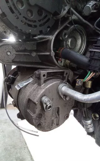 Компрессор кондиционера Renault Scenic 1 1999г. 7700105765 - Фото 4