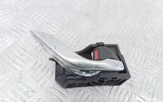 T8314KD53RH Ручка внутренняя передняя правая Mazda 3 BM Арт 2_38792, вид 1