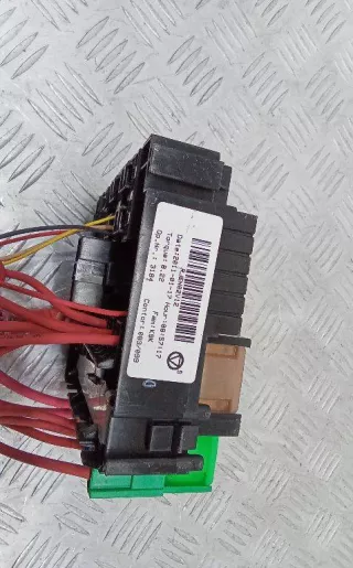 8200528467 Блок предохранителей Renault Laguna 3 Арт 2_37771, вид 3
