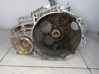 2Q0301107 КПП механическая (МКПП) Volkswagen Passat B6 Арт 32-235