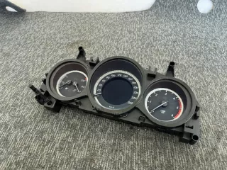 A2049004008 2049004008 Щиток приборов (приборная панель) Mercedes C W204 Арт e9794876, вид 1