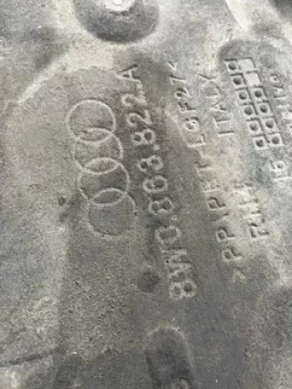 8W0863822A Декоративная крышка двигателя Audi A4 B9 Арт e9949862, вид 2