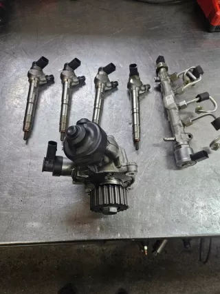 04L130755D 04L130277AC Насос вакуумный Audi A4 B9 Арт e10628699, вид 1