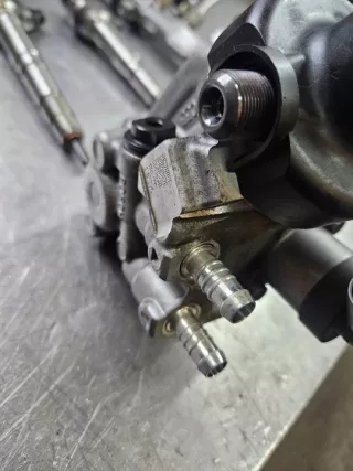 04L130755D 04L130277AC Насос вакуумный Audi A4 B9 Арт e10628699, вид 3