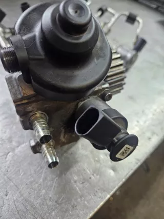 04L130755D 04L130277AC Насос вакуумный Audi A4 B9 Арт e10628699, вид 4