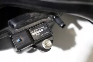 0261230197 Коллектор впускной Suzuki Swift 4 Арт e6590562, вид 4