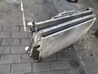 82000087617D Радиатор (основной) Renault Laguna 2 Арт e8663875, вид 3