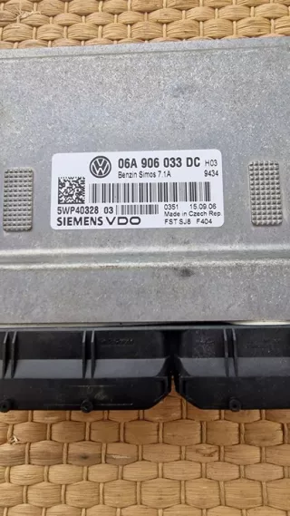 06A906033DC Блок управления двигателем Volkswagen Golf 5 Арт e9743211, вид 2