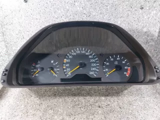 2105409547,110.008.827022 Щиток приборов (приборная панель) Mercedes E W210 Арт 46023043378, вид 1