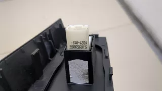 3T2867157B Кнопка стеклоподъемника переднего левого Skoda Superb 2 Арт 20384150, вид 4